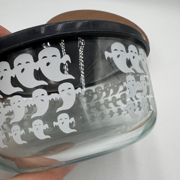 PYREX 4 Cup HALLOWEEN Storage Bowl three rows of ghost black lid - Picture 4 of 15
